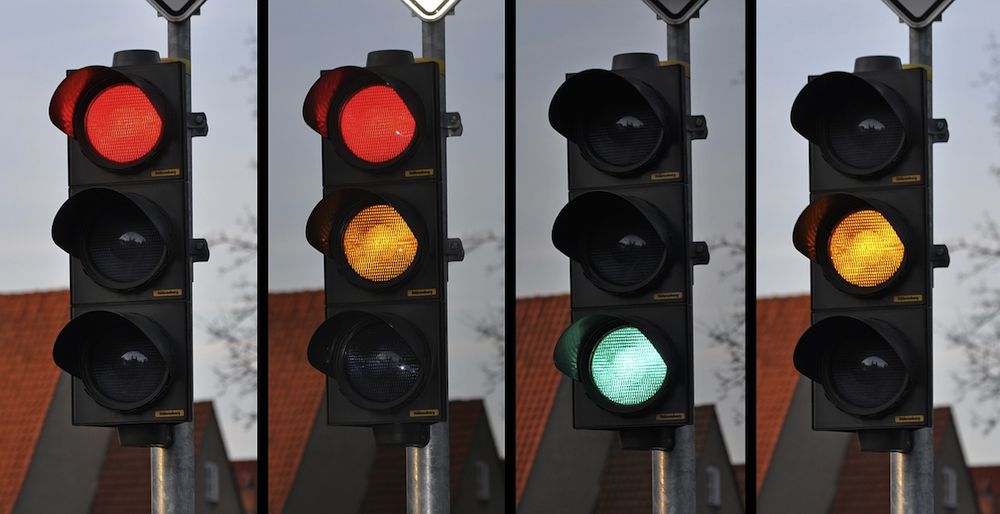 Qué indica la luz roja del semáforo? - Quora
